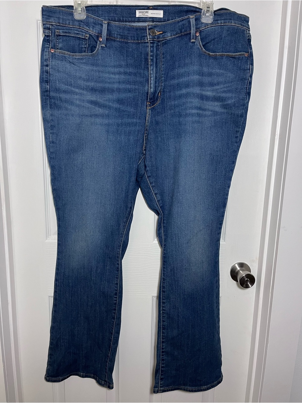 Signature by Levi Strauss Medium Wash Boot Cut Jeans